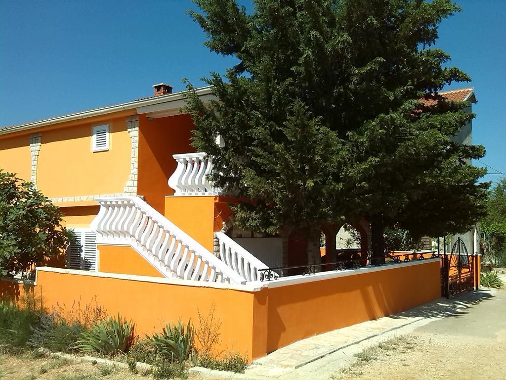 Apartments Batarilo Gornji Karin Exterior foto