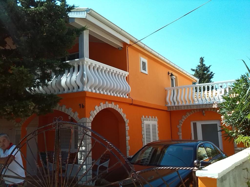 Apartments Batarilo Gornji Karin Exterior foto